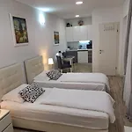 Apartments And Rooms Villa Lina