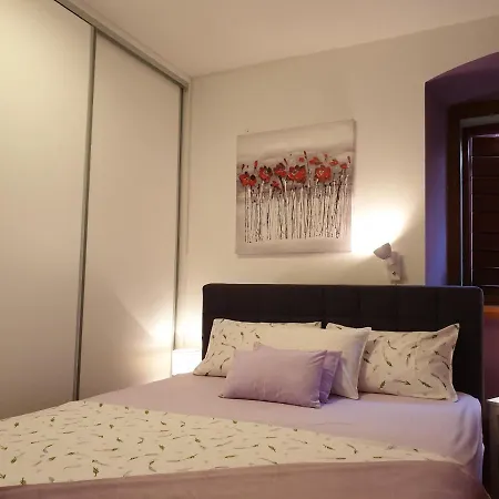 And Lina * 斯普利特