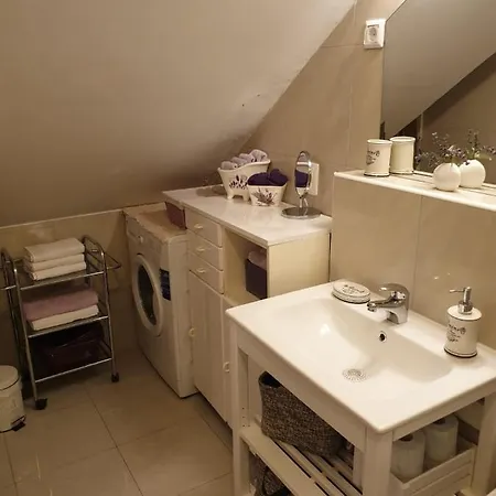 And Lina * 斯普利特