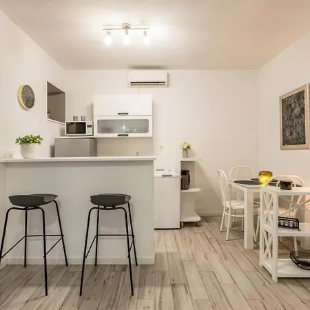 And Lina Διαμέρισμα