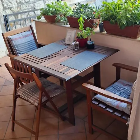 Διαμέρισμα And Lina *