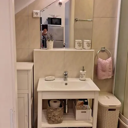 And Lina Διαμέρισμα