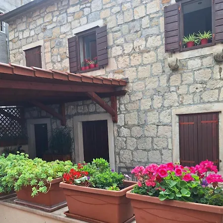 Apartments And Rooms Villa Lina *